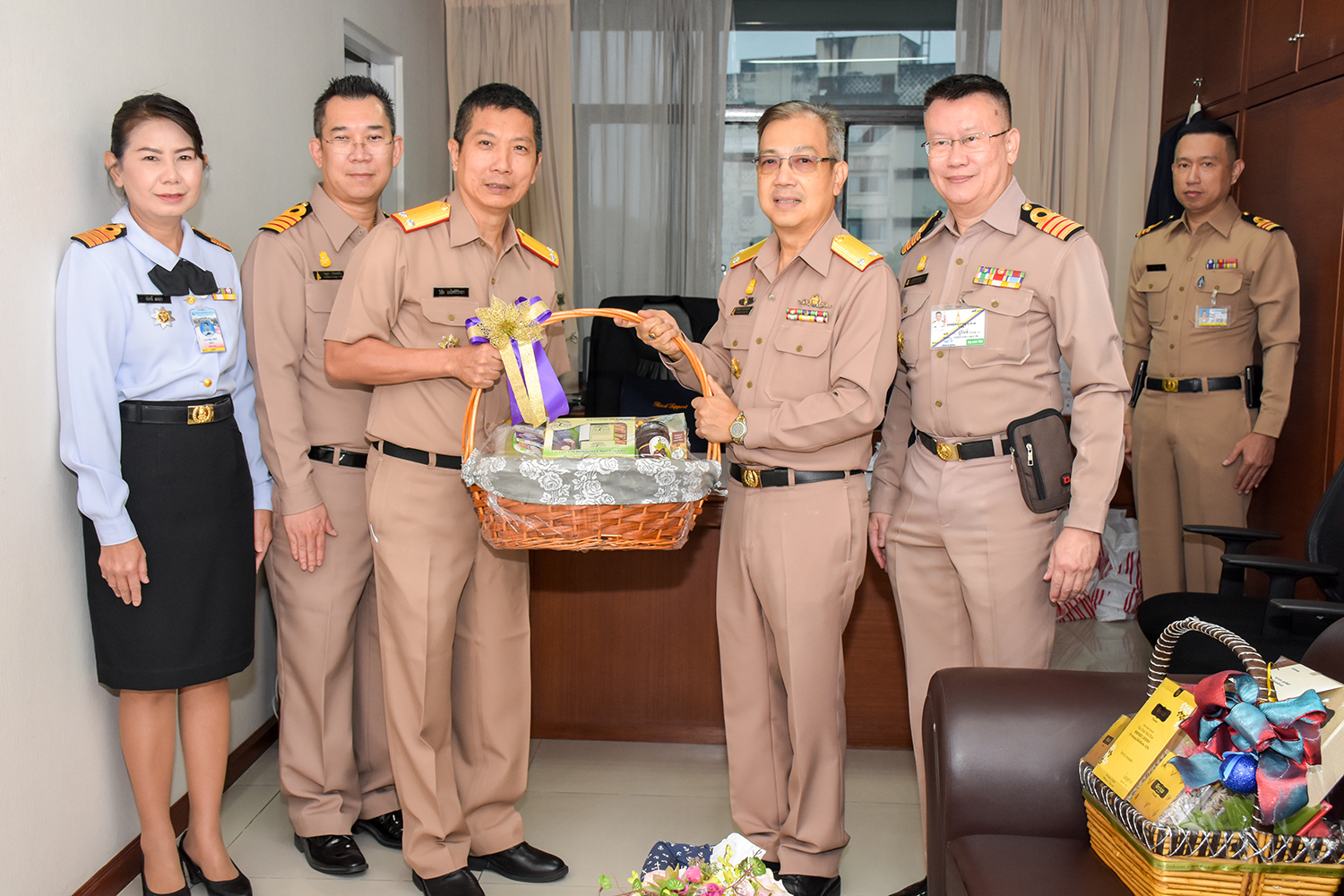 คณะผู้บริหาร รพ.ฯ เข้าอวยพรปีใหม่ รอง จก.พร.