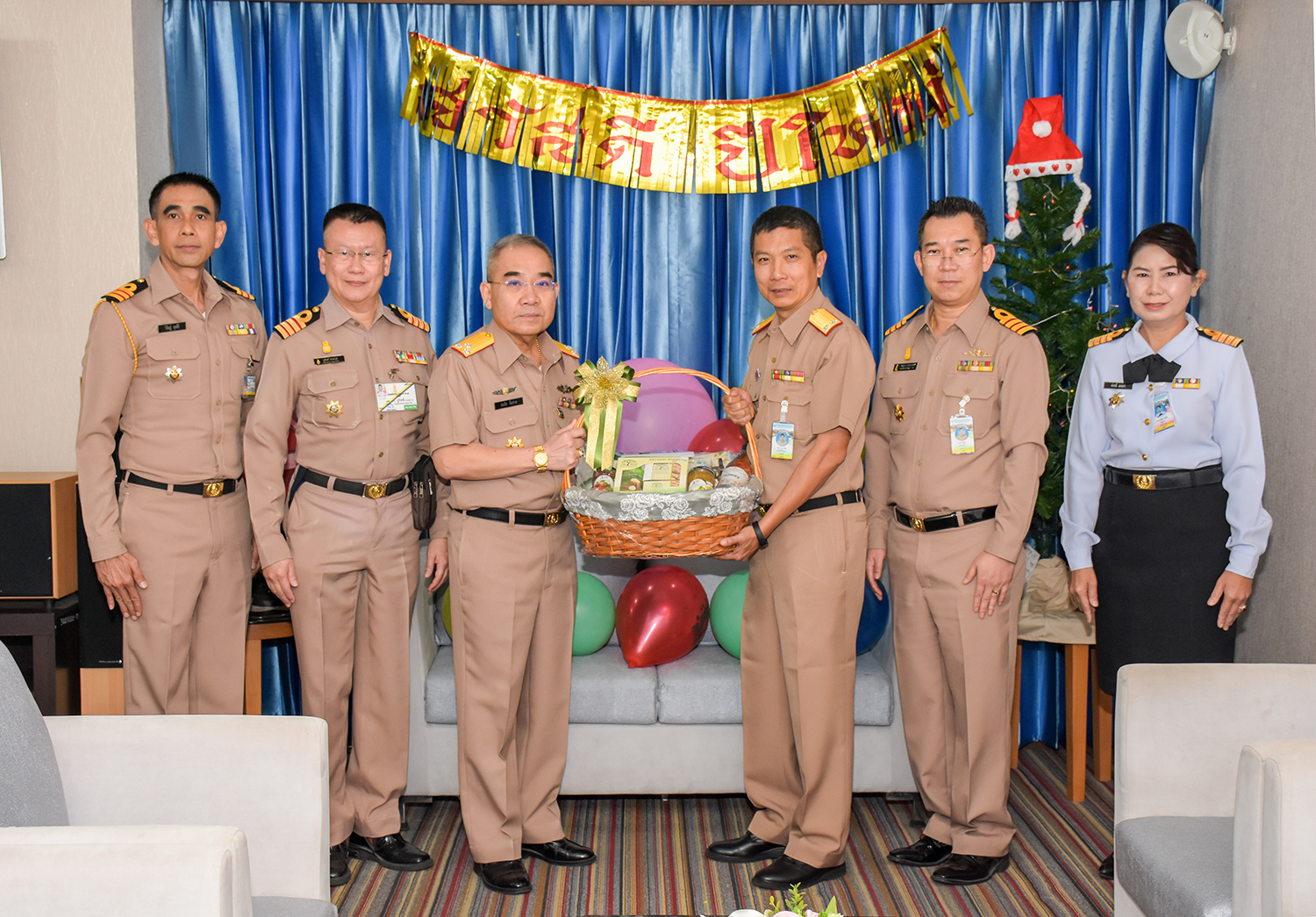 คณะผู้บริหาร รพ.ฯ เข้าอวยพรปีใหม่ จก.พร.