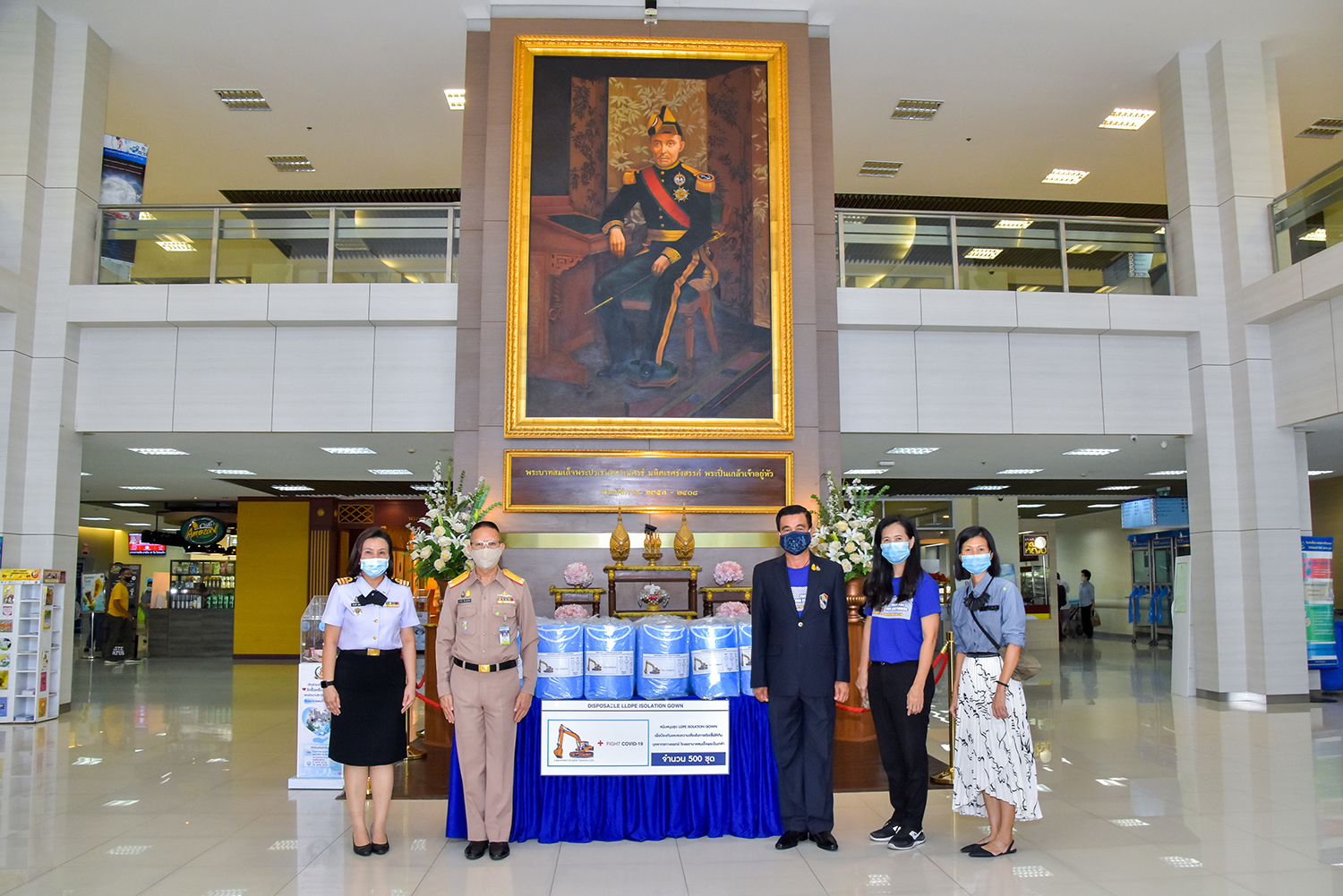 บริษัท ลาวัณย์วิสุทธิ์ พลาสติกไทย จำกัด มอบชุด ISOLATION GOWN
