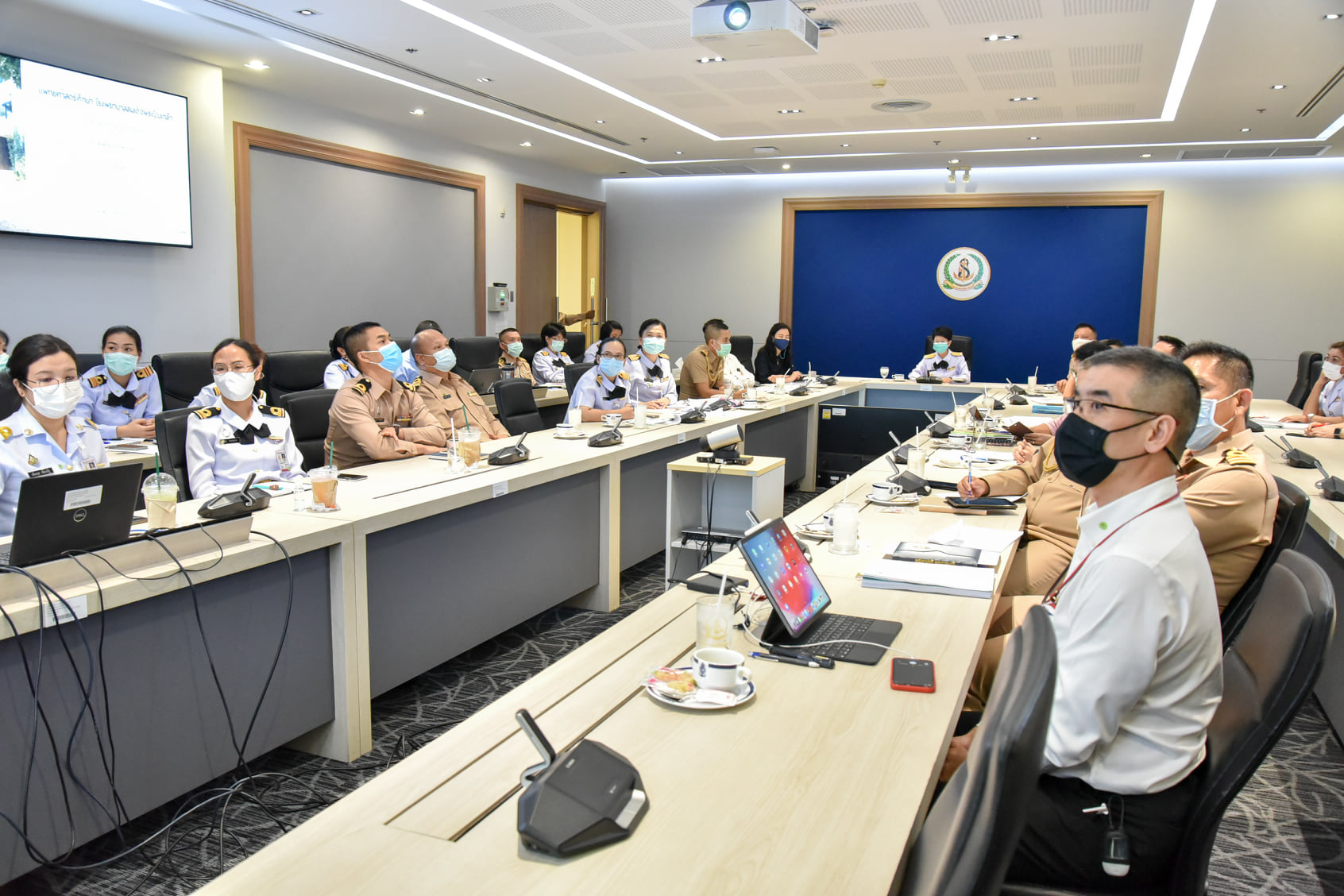 พลเรือตรีหญิง สุพิชชา แสงโชติ รองเจ้ากรมแพทย์ทหารเรือ เป็นประธานการประชุมติดตามงานศูนย์แพทยศาสตรศึกษา