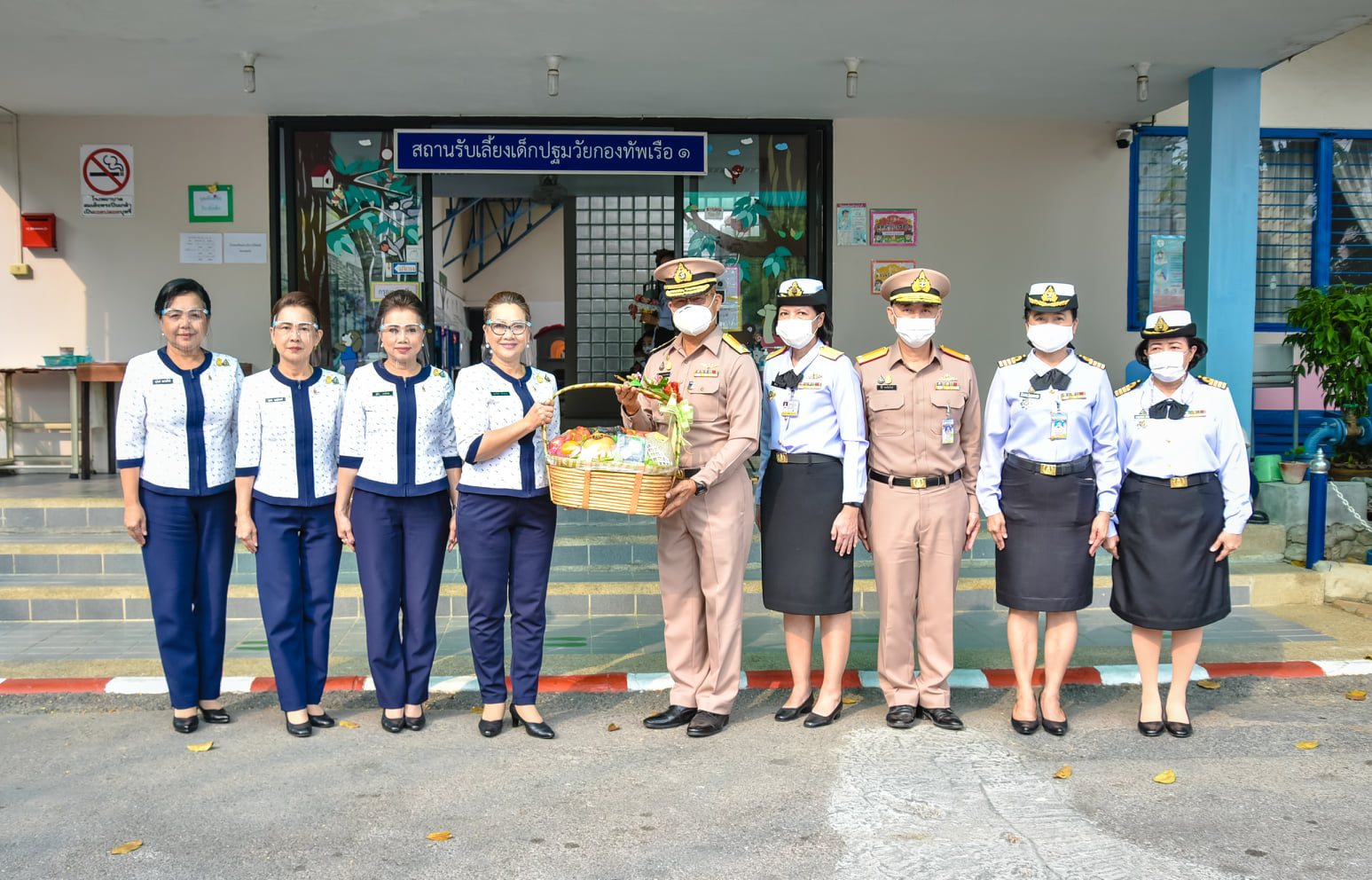 ผู้อำนวยการโรงพยาบาลสมเด็จพระปิ่นเกล้า พร. ร่วมคณะต้อนรับ